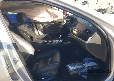 2013 BMW 528I xDrive z USA, uszkodzony, nr VIN WBAXH5C5XDD109346